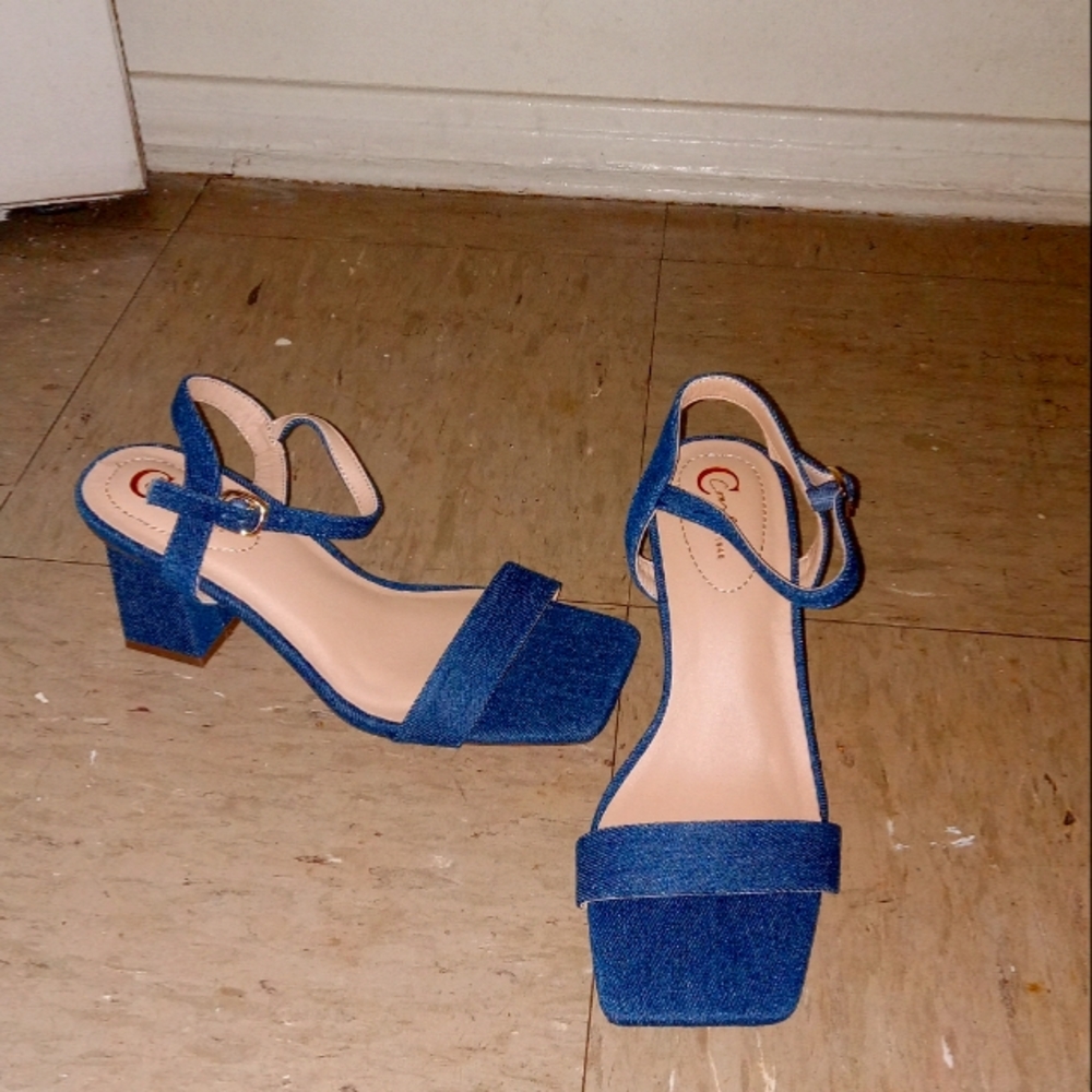 Catos sz 7 denim heels